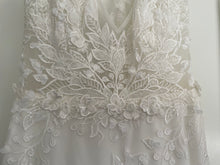 Load image into Gallery viewer, Made With Love &#39;Carla&#39; wedding dress size-04 NEW
