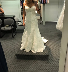 Allure Bridals 'Discontinued' wedding dress size-08 NEW