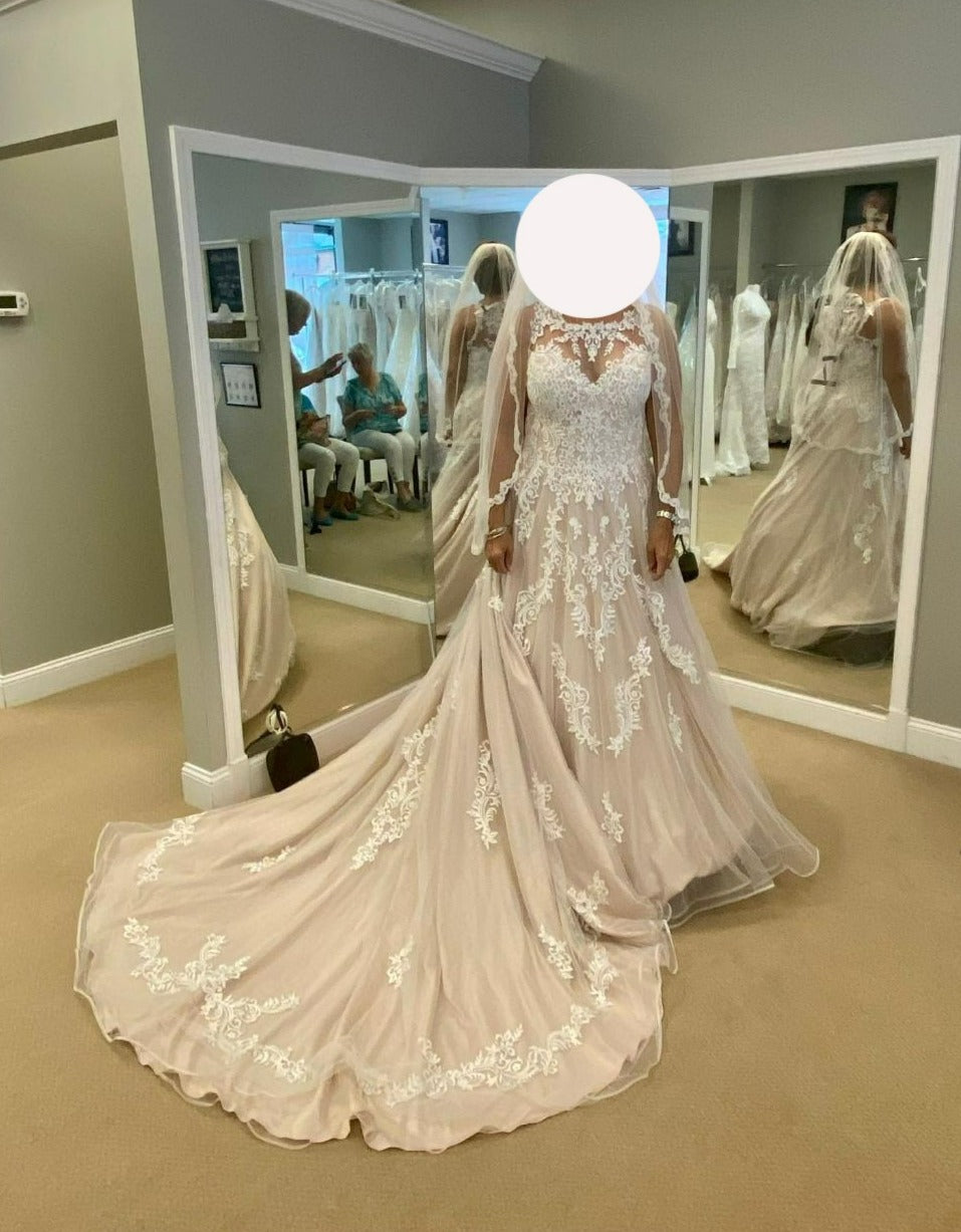 Maggie Sottero 'Shelissa' wedding dress size-12 SAMPLE