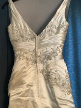 Load image into Gallery viewer, Alfred Sung &#39;20822499&#39; size 8 used wedding dress back view on hanger
