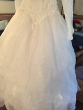 Load image into Gallery viewer, Emmanuelle &#39;Ball Gown&#39; size 12 used wedding dress view of body of dress
