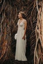 Load image into Gallery viewer, Pronovias &#39;Escala&#39; size 4 used wedding dress front view on bride
