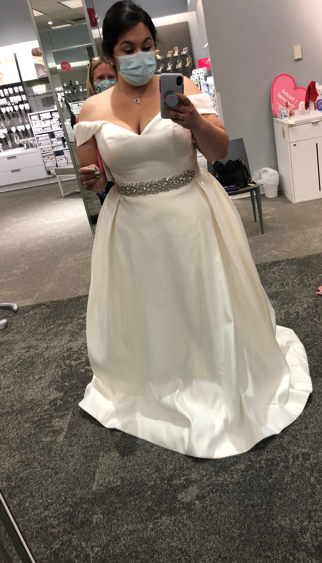 David's Bridal 'WG3979' wedding dress size-16 PREOWNED