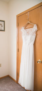 Rebecca Schoneveld 'Julie' size 8 used wedding dress front view on hanger