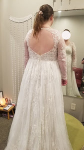 Oleg Cassini '14310379' wedding dress size-20W NEW