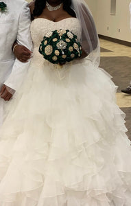 David's Bridal 'Princess flow ' wedding dress size-20 PREOWNED