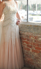 Load image into Gallery viewer, Needle and Thread &#39;Needle and Thread&#39; wedding dress size-08 PREOWNED
