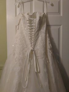 David's Bridal 'Strapless Tulle' size 12 new wedding dress back view on hanger
