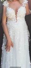 Load image into Gallery viewer, Daalarna &#39;Daarlana style 487&#39; wedding dress size-08 PREOWNED
