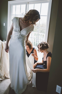 Nicole Miller 'Cassandra' wedding dress size-00 PREOWNED