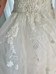 Melissa Sweet 'RN182558' wedding dress size-08 PREOWNED