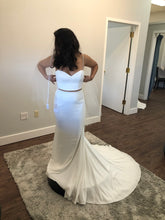 Load image into Gallery viewer, Mikaella &#39;Style 2053&#39; wedding dress size-08 SAMPLE
