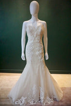 Load image into Gallery viewer, Ines Di Santo &#39;Elisavet&#39; wedding dress size-04 SAMPLE
