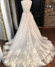 Load image into Gallery viewer, Madison James &#39;MJ503&#39; wedding dress size-08 NEW

