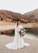 Load image into Gallery viewer, Allure Bridals &#39;M650&#39; wedding dress size-14 PREOWNED
