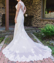 Load image into Gallery viewer, Stella York &#39;6249&#39; wedding dress size-06 PREOWNED
