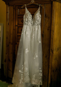 Monbijou 'Zoe Gown' wedding dress size-04 PREOWNED
