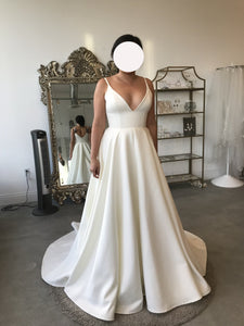 Tara LaTour 'Phillips' wedding dress size-10 NEW