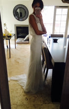 Load image into Gallery viewer, Monique Lhuillier &#39;Timeless&#39; size 8 new wedding dress side view on bride
