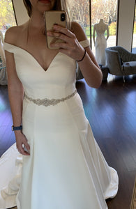 Essense of Australia 'D2750' wedding dress size-08 PREOWNED