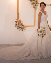Load image into Gallery viewer, Pronovias &#39;Devany&#39; size 6 used wedding dress front view on bride
