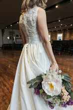 Load image into Gallery viewer, Watters &#39;84643&#39; wedding dress size-04 PREOWNED
