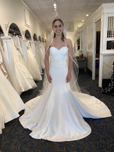 Load image into Gallery viewer, Private Collection &#39;Rings&#39; size 6 new wedding dress front view on bride
