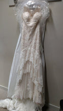 Load image into Gallery viewer, Essence of Australia &#39;1910&#39; size 6 new wedding dress front view on hanger
