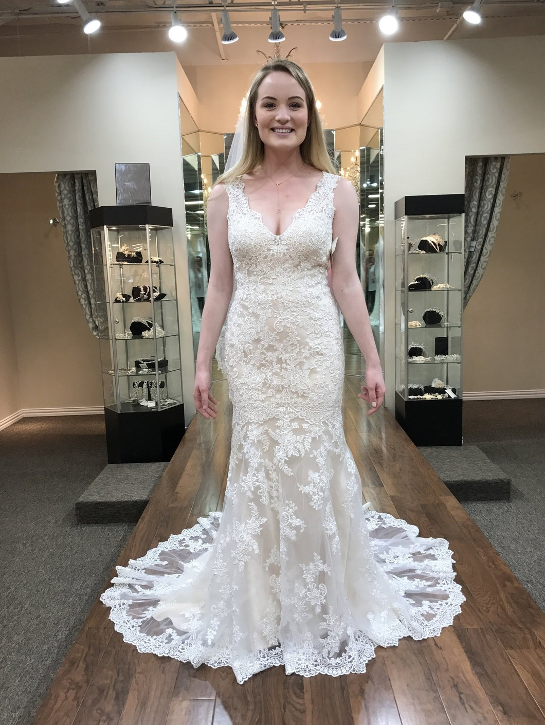 Madison James '62536' wedding dress size-06 NEW
