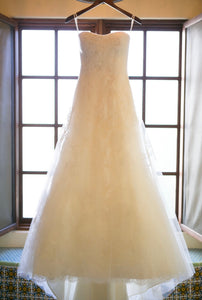 Vera Wang 'Luxe' wedding dress size-06 PREOWNED