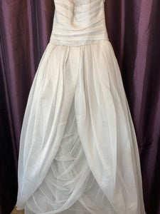 Vera Wang White 'VW351178' wedding dress size-06 NEW