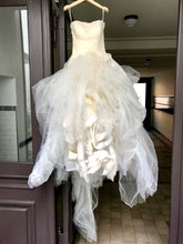 Load image into Gallery viewer, Vera Wang &#39;Ophelia&#39; size 8 new wedding dress front view on hanger
