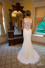 Load image into Gallery viewer, Nouvelle Amsale &#39;Myka &#39; wedding dress size-02 PREOWNED
