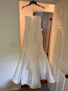 Lea Ann Belter 'Carrie/ 20442' wedding dress size-10 PREOWNED