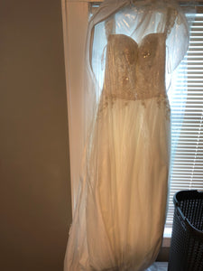 Oleg Cassini 'Tulle' size 2 new wedding dress front view on hanger