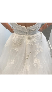 Monique Lhuillier 'Astor' size 10 sample wedding dress back view on bride