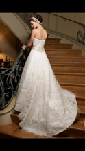 Load image into Gallery viewer, Casablanca &#39;1971&#39; size 2 new wedding dress back view on model
