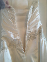 Load image into Gallery viewer, Maggie Sottero &#39;Alexandria&#39; size 6 new wedding dress back view on hanger
