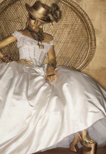Reem Acra 'The Gupsy' size 4 used wedding dress front view on mannequin