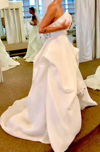 Monique Lhuillier 'Emerson' size 4 new wedding dress side view on bride