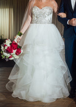 Load image into Gallery viewer, Watters &#39;Meri Beaded&#39; size 6 used wedding dress front view on bride
