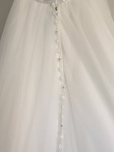 Load image into Gallery viewer, Allure Bridals &#39;2010&#39; size 2 new wedding dress back view on hanger
