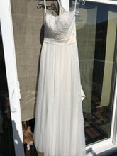 Load image into Gallery viewer, Casablanca &#39;2205&#39; size 6 new wedding dress front view on hanger
