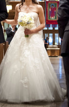 Load image into Gallery viewer, Pronovias &#39;Alcanar&#39; size 2 used wedding dress front view on bride
