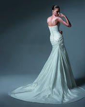 Load image into Gallery viewer, Enzoani &#39;Adana&#39; - Enzoani - Nearly Newlywed Bridal Boutique - 2

