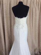 Load image into Gallery viewer, Pronovias &#39;Alicia&#39; size 8 sample wedding dress back view on mannequin
