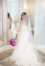 Load image into Gallery viewer, Vera Wang White &#39;Ethel&#39; size 12 used wedding dress back view on bride
