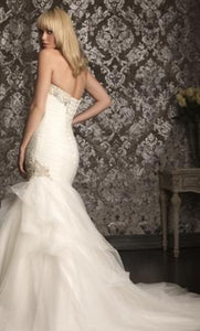 Allure '9002' size 12 new wedding dress back view on model