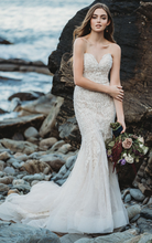Load image into Gallery viewer, Allure Bridals &#39;9601&#39;
