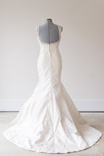 Load image into Gallery viewer, Ines Di Santo &#39;Aubergine&#39; - Ines Di Santo - Nearly Newlywed Bridal Boutique - 2
